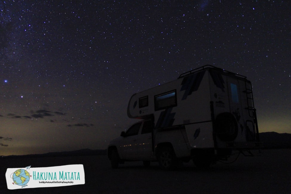 El camper en Pampa El Leoncito con un tremendo cielo estrellado